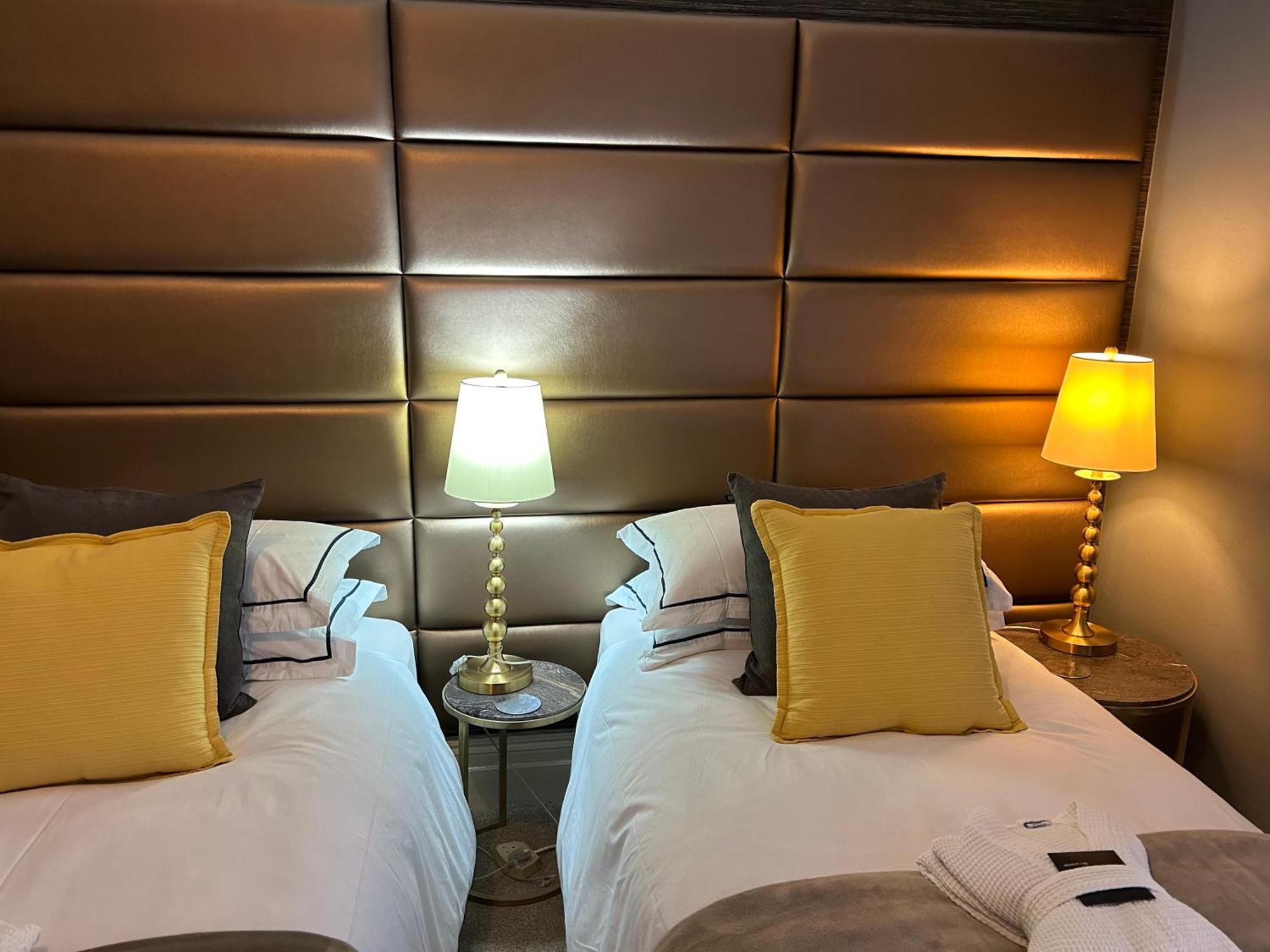 Hotel Worth House CBG Esterno foto